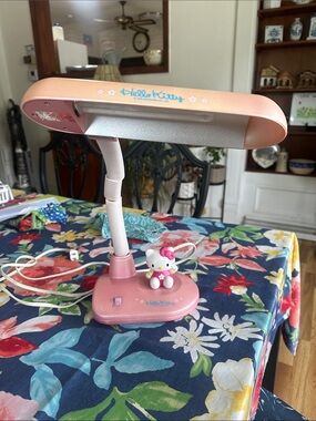 Hello Kitty Pink Flexible Neck Desk Lamp with Figurine